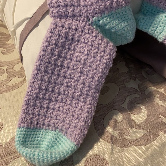 HANDMADE crocheted slippers - Picture 4 of 4